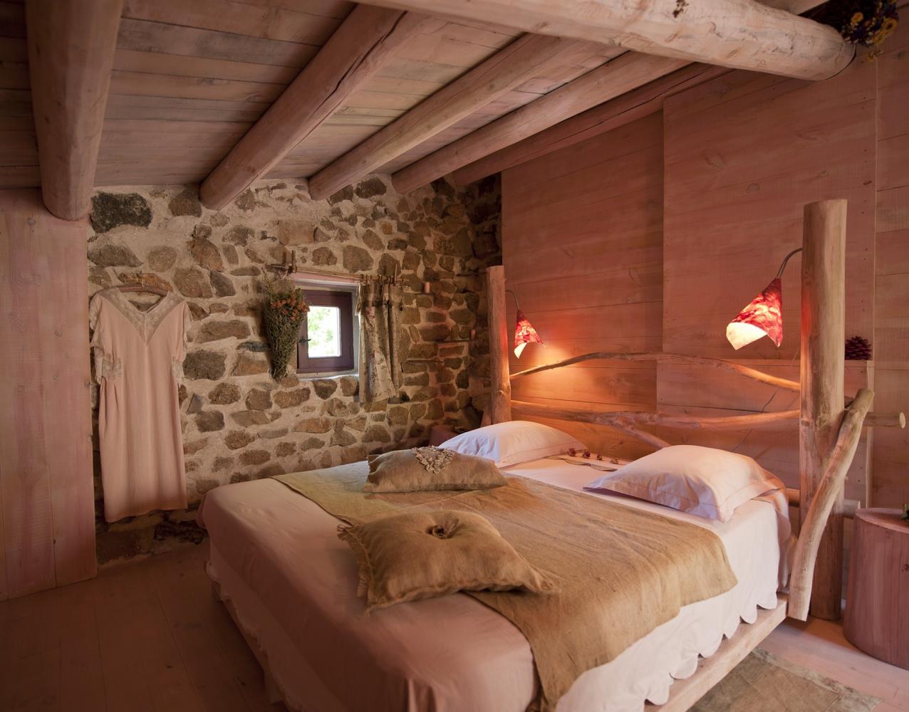 Une chambre d&eacute;paysante &agrave; souhait, dans laquelle on retrouve la cmapgne d`avant! 